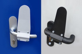 NOWOŚĆ! Specjalny uchwyt do klamek umożliwiający otwieranie drzwi przedramieniem.